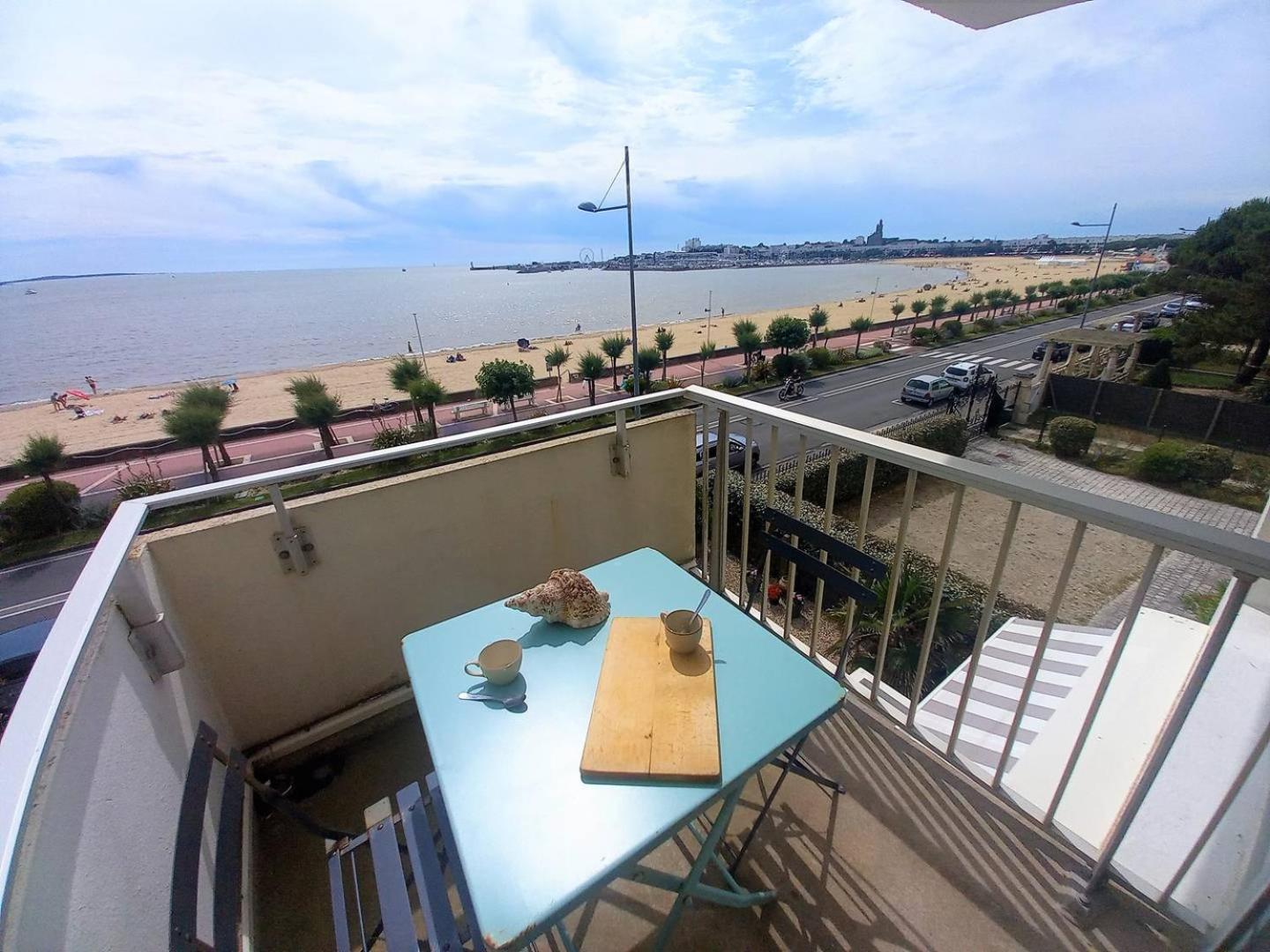 Royan - Vue Mer Pour Cet Appartement Face A La Plage - Grande Conche Exterior photo
